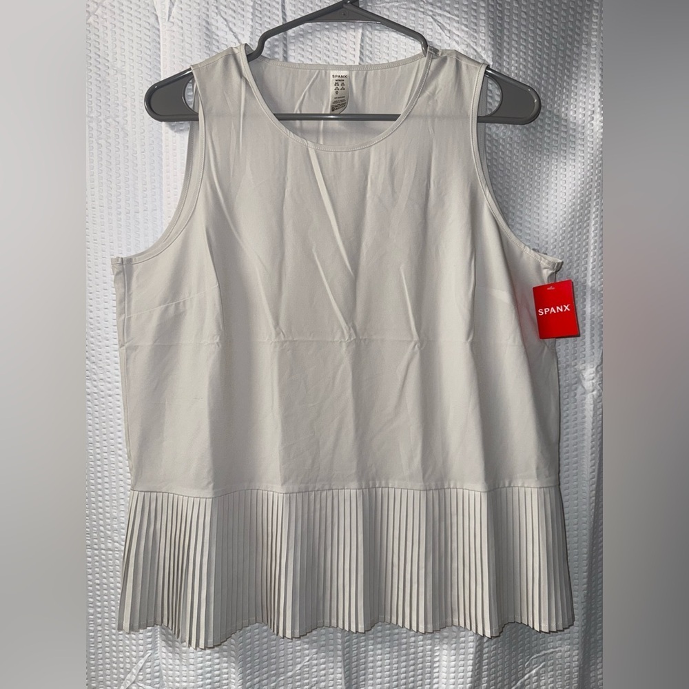 NWT SPANX “Yes Pleats” Tank Size M
